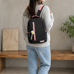 Mochila Urbana para Mujer con Detalles en Rosa y Llavero de Margarita - Varios Colores